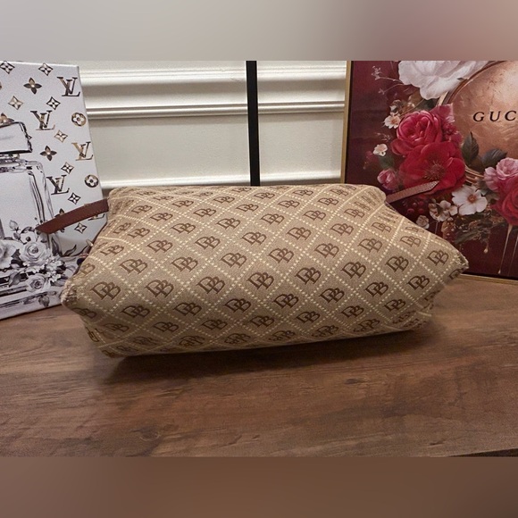 Dooney & Bourke Tan and Brown Shoulder Bag - Picture 5 of 14